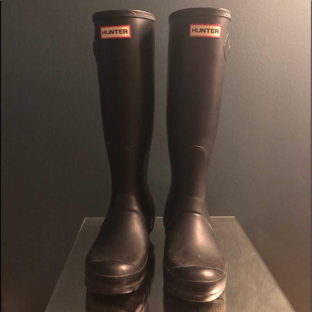Hunter Classic Tall Rain Boot. Black Size 8.